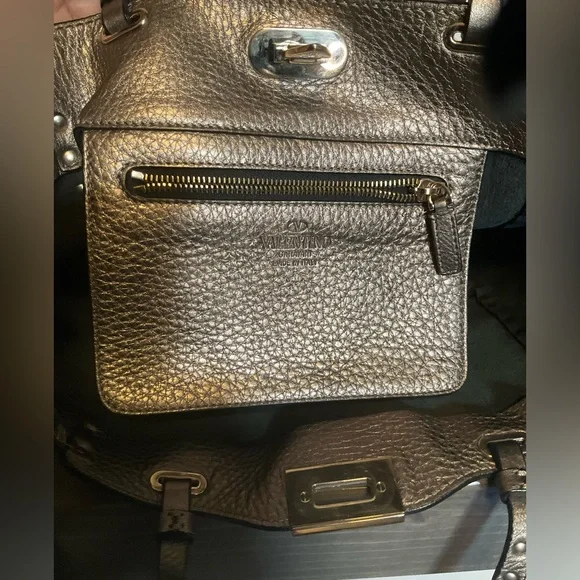 Valentino Garavani Rock Stud Tote 2 Way - Picture 13 of 15